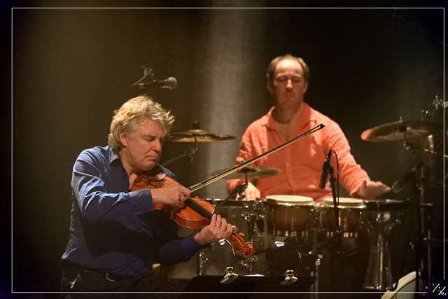 NIK_12860 Didier Lockwood - Violons Barbares - Guo Gan 09-12-2015 (Zz)  (p).jpg